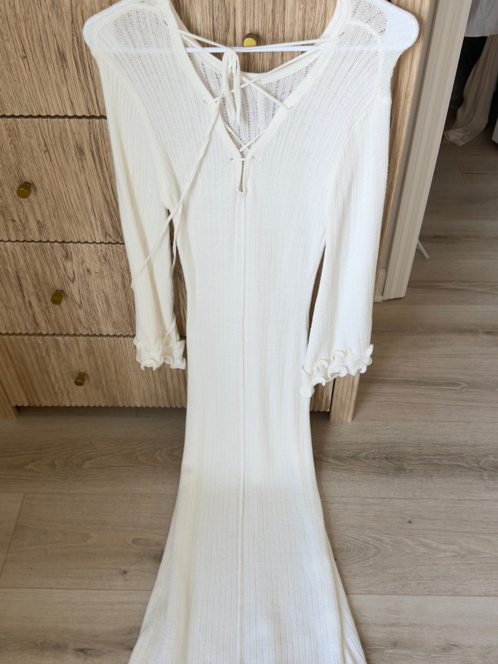 Women’s White Ribbed Maxi Dress with Bell Sleeves - Picture 4 of 6